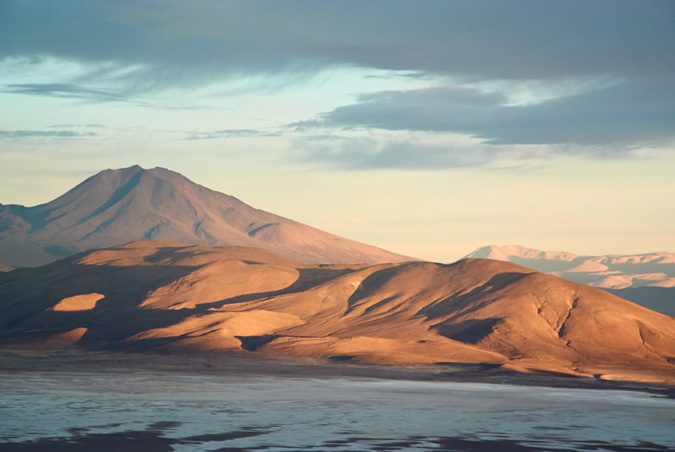 Пустыня Атакама на границе Чили и Боливии