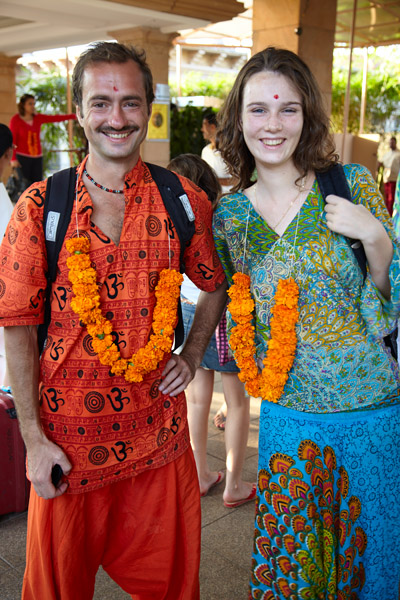 Туристы в индийской одежде