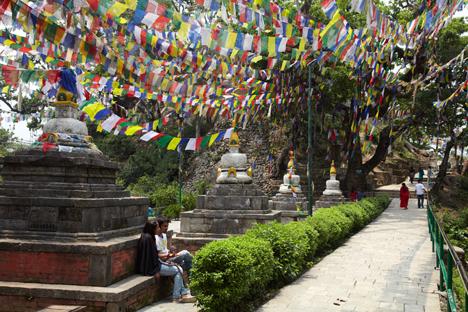 Swayambhunath, флажки