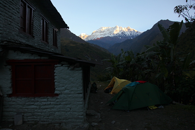 Непал, Дхаулагири трек, ночевка в Khamla