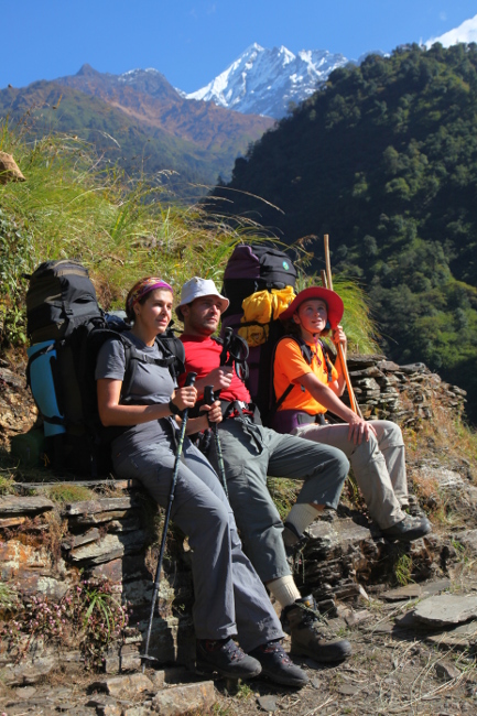 Непал, Дхаулагири трек, туристы отдыхают