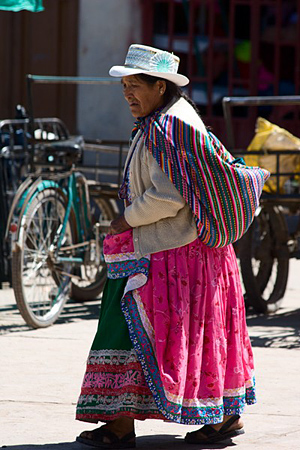Перуанцы в традиционной одежде