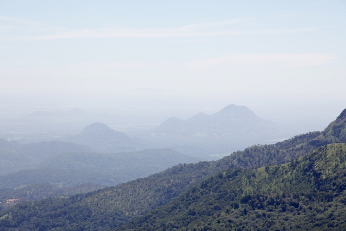 горы в дымке, Ella Gap, Шри-Ланка