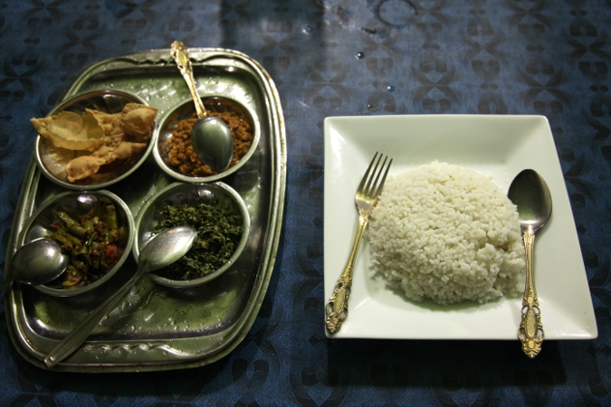 самая популярная еда на Шри-Ланке - рис с карри